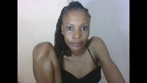 Snapshot of sweetpetite254 chatting on 10/14/25, 01:28 ESTHER online show from 10/14/25, 01:28