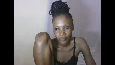 Snapshot of sweetpetite254 chatting on 10/17/25, 07:38 ESTHER online show from 10/17/25, 07:38