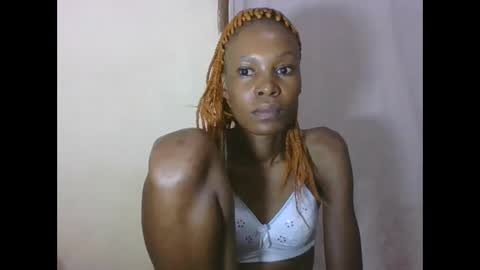 ESTHER online show from 02/04/26, 02:06