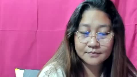 Snapshot of sweetpilipina88 chatting on 12/20/24, 06:19 MIA online show from 12/20/24, 06:19