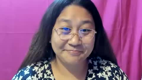 Snapshot of sweetpilipina88 chatting on 12/29/24, 11:40 MIA online show from 12/29/24, 11:40