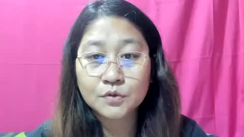 Snapshot of sweetpilipina88 chatting on 01/01/25, 11:07 MIA online show from 01/01/25, 11:07