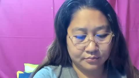 Snapshot of sweetpilipina88 chatting on 01/17/25, 12:20 MIA online show from 01/17/25, 12:20