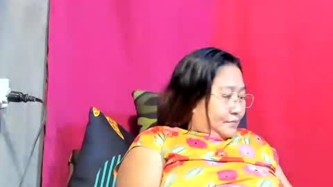 Snapshot of sweetpilipina88 chatting on 01/23/25, 05:02 MIA online show from 01/23/25, 05:02