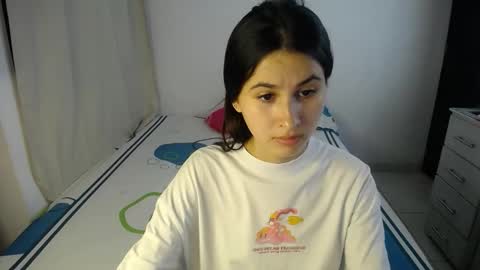 Snapshot of sweetpink1_ chatting on 10/04/25, 11:47 Caro Lily online show from 10/04/25, 11:47