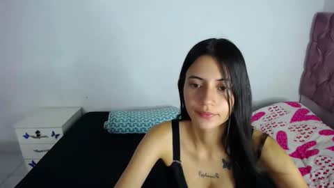 Snapshot of sweetpink1_ chatting on 10/10/25, 03:38 Caro Lily online show from 10/10/25, 03:38