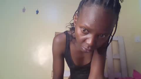 sweetpink_1 online show from 02/14/26, 09:11