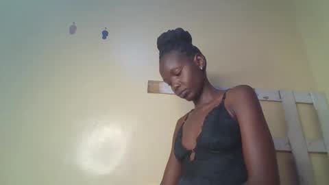 sweetpink_1 online show from 02/16/26, 08:38