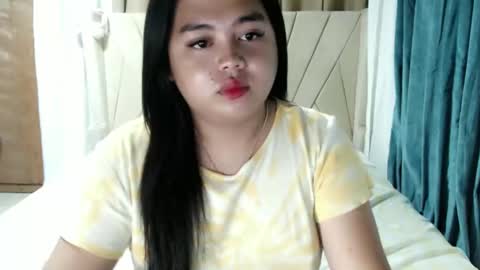 Snapshot of sweetprincess_athena chatting on 12/30/24, 04:20 Princess Ella online show from 12/30/24, 04:20