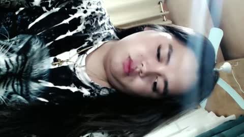 Snapshot of sweetprincess_athena chatting on 01/01/25, 03:02 Princess Ella online show from 01/01/25, 03:02