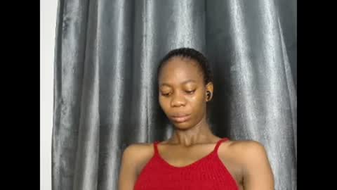 Snapshot of sweetpussy135 chatting on 11/09/25, 04:11 slim ivy online show from 11/09/25, 04:11