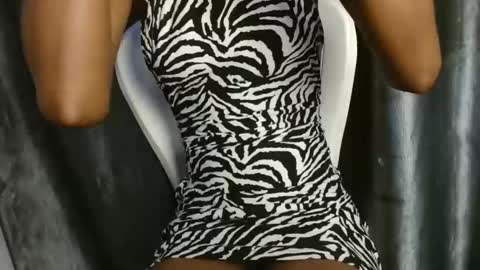 Snapshot of sweetpussy135 chatting on 11/24/25, 04:12 slim ivy online show from 11/24/25, 04:12