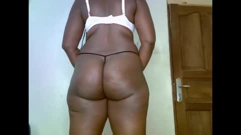 Snapshot of sweetrenne chatting on 03/01/25, 07:51 sweetrenne online show from 03/01/25, 07:51