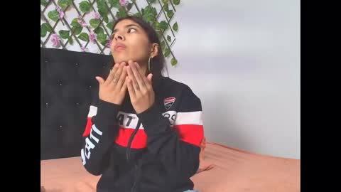 sweetscaarlett online show from 04/19/26, 02:05