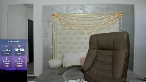 Snapshot of sweetsexangel chatting on 03/08/25, 02:30 Goddess Allysse online show from 03/08/25, 02:30