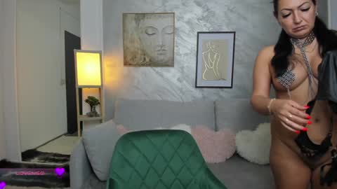 Snapshot of sweetsexangel chatting on 09/12/25, 12:27 Goddess Allysse online show from 09/12/25, 12:27