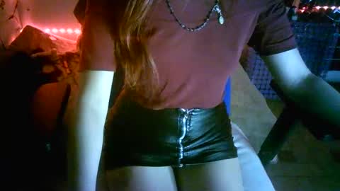 Snapshot of sweetsin_21 chatting on 01/20/25, 01:39 MEGHAN LOPEZ online show from 01/20/25, 01:39