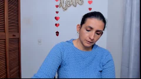 Snapshot of sweetsofia5 chatting on 10/26/25, 02:17 Sofia online show from 10/26/25, 02:17