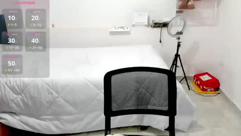 Snapshot of sweetsquirtx23 chatting on 11/16/25, 04:07 lili online show from 11/16/25, 04:07