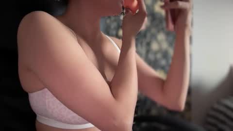 sweetssmashed online show from 11/18/25, 10:25