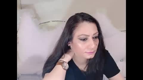 sweetstephanie01 online show from 12/04/25, 11:57