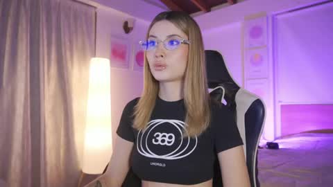 Snapshot of sweett_catt1 chatting on 05/06/26, 02:08 Cat independent model online show from 05/06/26, 02:08