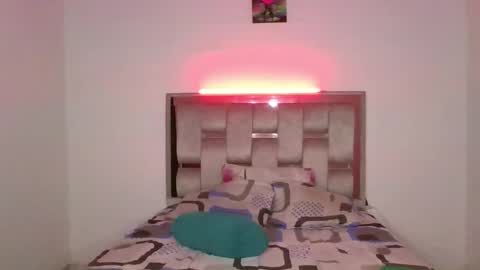 Snapshot of sweett_dayanne chatting on 10/05/25, 01:37 sweett_dayanne online show from 10/05/25, 01:37