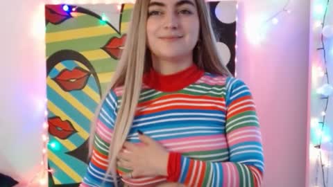 Snapshot of sweett_minionn chatting on 12/05/24, 03:06 IG valeen mo Vale My schedule Monday to Friday900 am - 300 pm online show from 12/05/24, 03:06