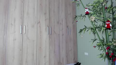 Snapshot of sweett_petite chatting on 12/21/24, 11:02 online show from 12/21/24, 11:02