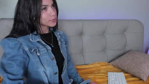 Snapshot of sweett_petite chatting on 12/28/24, 10:55 online show from 12/28/24, 10:55
