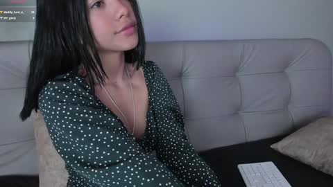 Snapshot of sweett_petite chatting on 01/21/25, 04:37 online show from 01/21/25, 04:37