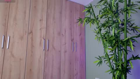 Snapshot of sweett_petite chatting on 01/23/25, 04:48 online show from 01/23/25, 04:48