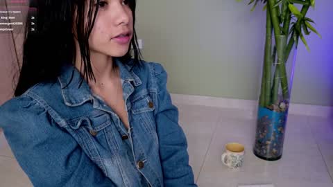 Snapshot of sweett_petite chatting on 01/30/25, 10:51 online show from 01/30/25, 10:51