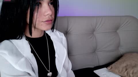 Snapshot of sweett_petite chatting on 02/07/25, 04:46 online show from 02/07/25, 04:46