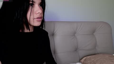 Snapshot of sweett_petite chatting on 02/08/25, 04:25 online show from 02/08/25, 04:25