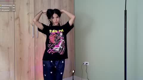 Snapshot of sweett_petite chatting on 03/01/25, 11:26 online show from 03/01/25, 11:26