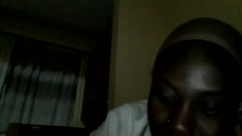sweett_red online show from 05/24/26, 06:24