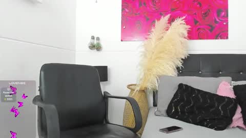 Snapshot of sweett_sharon_ chatting on 10/11/25, 07:01 Sharon online show from 10/11/25, 07:01