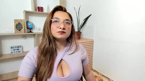 Snapshot of sweettcandys chatting on 03/31/26, 07:25 Carla Dubois online show from 03/31/26, 07:25