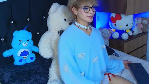 Neffer online show from 11/25/25, 06:13