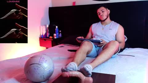Snapshot of sweettguy_ chatting on 03/06/26, 03:30 Jei online show from 03/06/26, 03:30