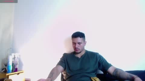 Snapshot of sweettguy_ chatting on 05/19/26, 10:16 Jei online show from 05/19/26, 10:16