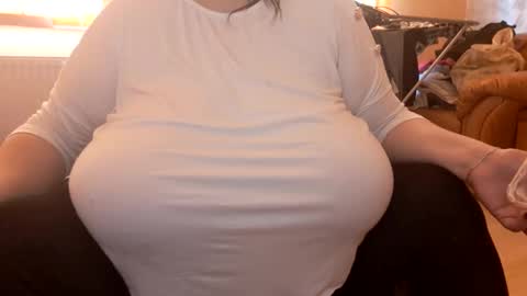 Snapshot of sweettm chatting on 02/17/25, 11:44 Maya online show from 02/17/25, 11:44