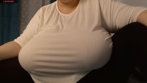 Snapshot of sweettm chatting on 02/18/25, 04:48 Maya online show from 02/18/25, 04:48