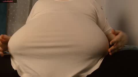 Snapshot of sweettm chatting on 02/18/25, 07:52 Maya online show from 02/18/25, 07:52