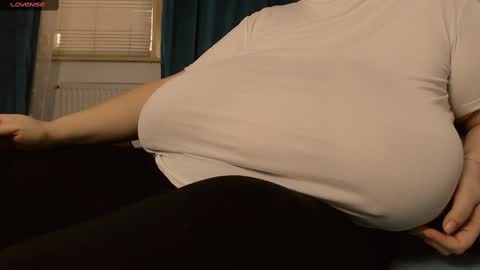 Snapshot of sweettm chatting on 02/21/25, 02:48 Maya online show from 02/21/25, 02:48