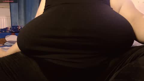 Snapshot of sweettm chatting on 02/24/25, 09:41 Maya online show from 02/24/25, 09:41