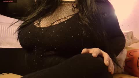 Snapshot of sweettm chatting on 02/26/25, 04:14 Maya online show from 02/26/25, 04:14