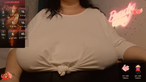 Snapshot of sweettm chatting on 02/26/25, 07:27 Maya online show from 02/26/25, 07:27