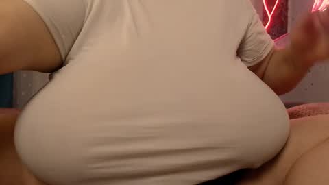 Snapshot of sweettm chatting on 03/05/25, 11:27 Maya online show from 03/05/25, 11:27